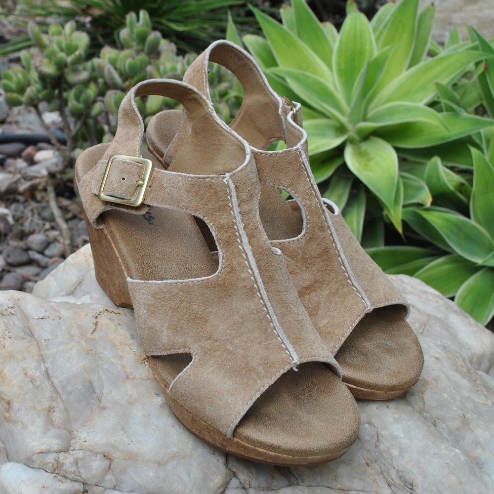 Clarks tan open toe sandal